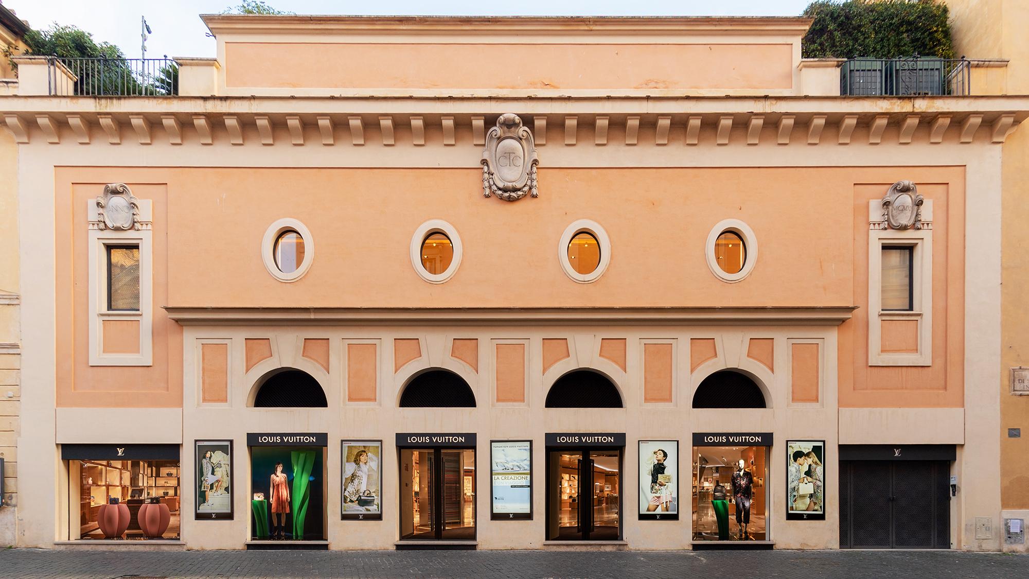 متجر Louis Vuitton Roma Etoile في Roma، إيطاليا | لويس فويتون