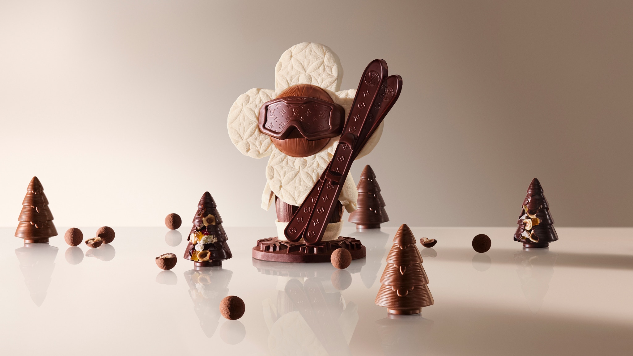 LOUIS VUITTON チョコレート ミニトランク　6枚　パリ　クリスマス The new Louis Vuitton Holiday Chocolate collection is turning