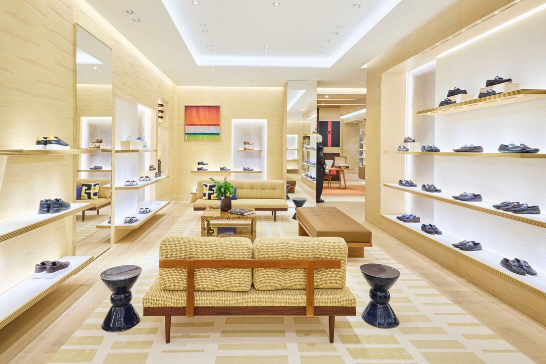 Louis Vuitton Mall Of The Emirates Store in Dubai, United Arab Emirates ...