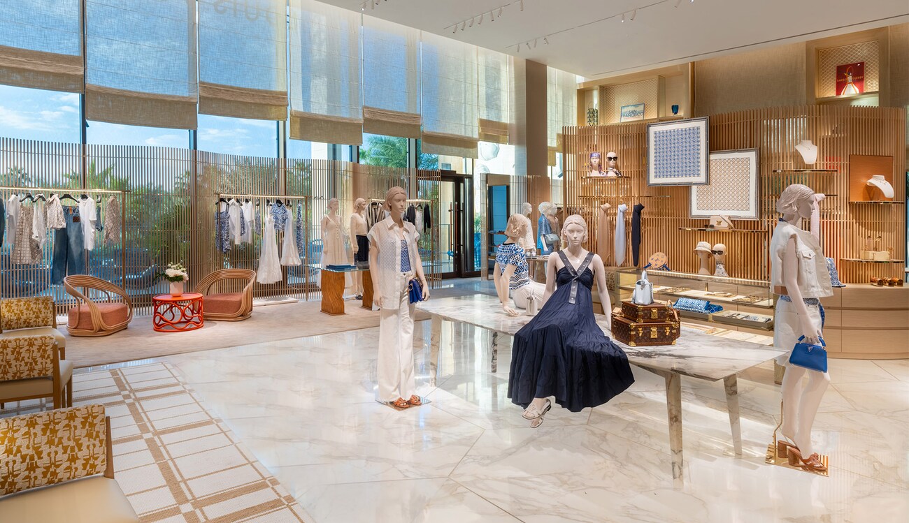 Louis Vuitton Atlantis The Royal Store in Dubai, United Arab Emirates ...