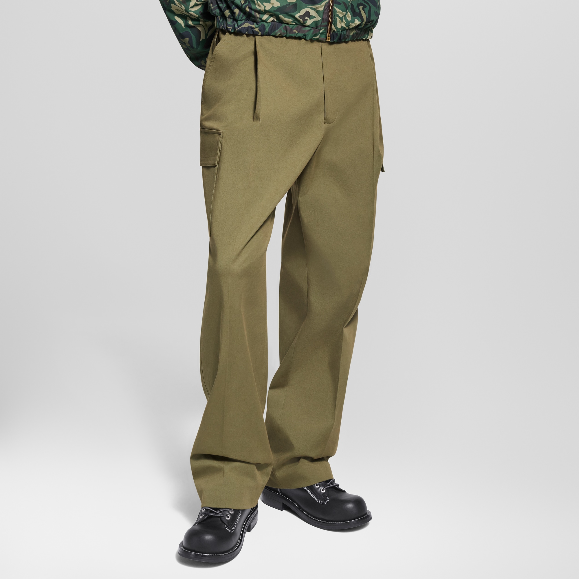 3D Pockets Cargo Pants  in Men