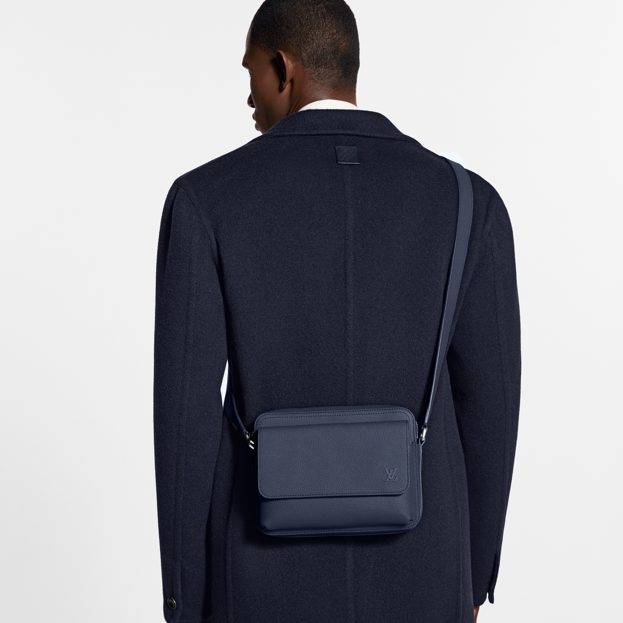 Boarding Messenger LV Aerogram in Bags and Small Leather Goods