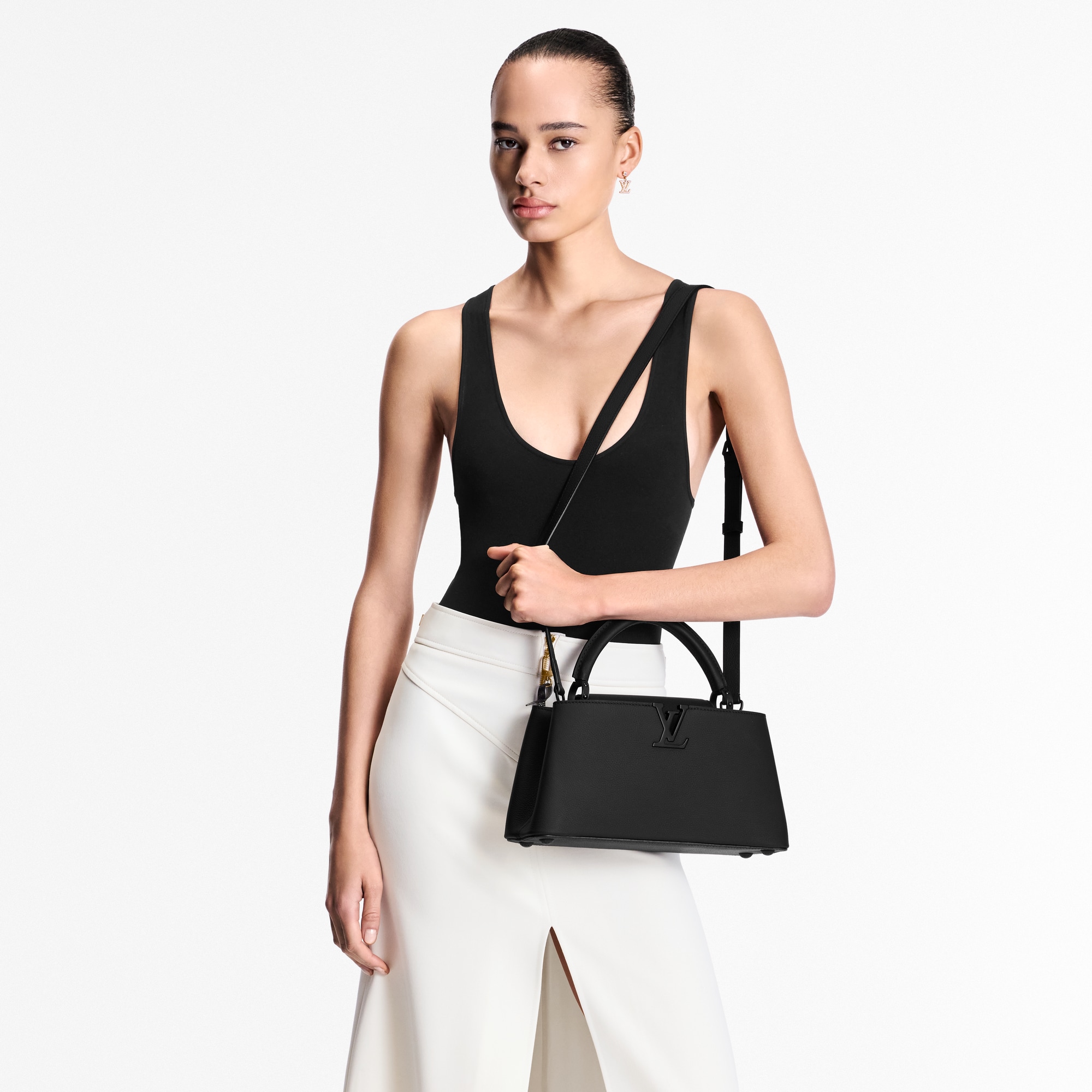 Capucines East-West MM Capucines in Women