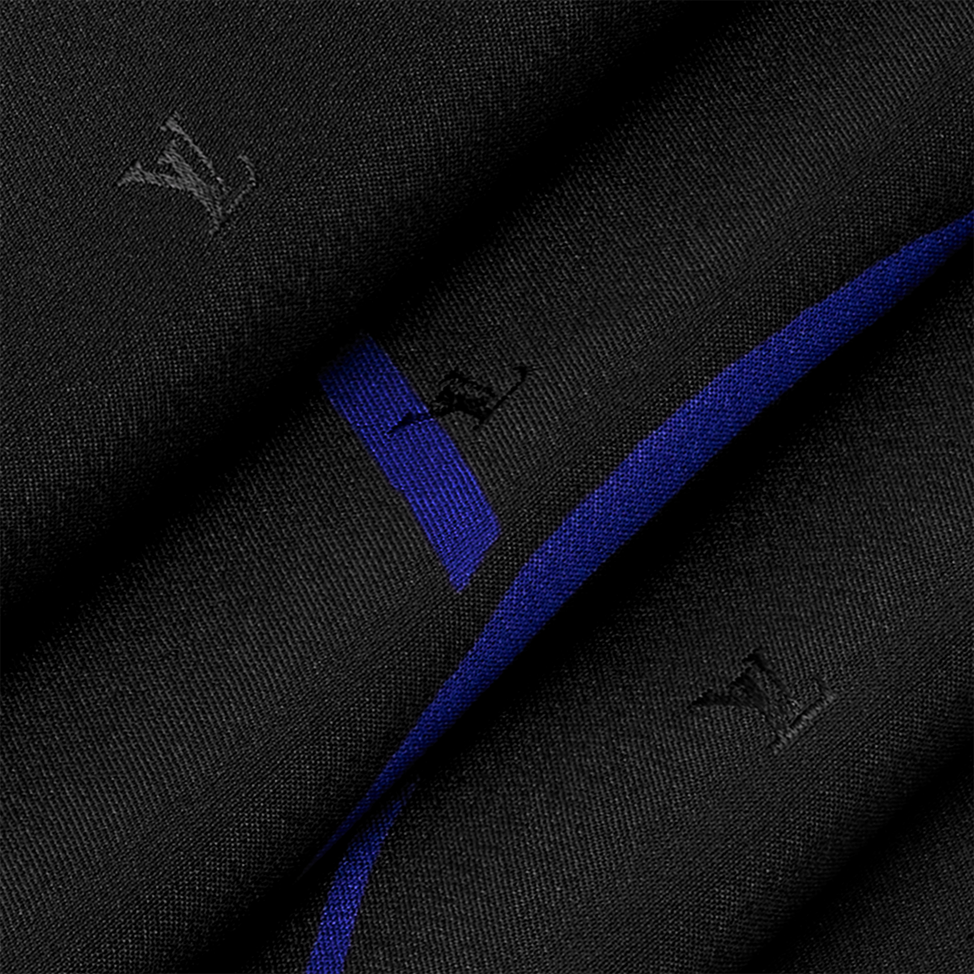 Chemin Faisant By Andree Putman Square 90 S00 in Women