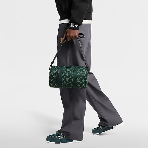 حقيبة City Keepall جلد مونوجرام Shadow in الحقائب والمنتجات الجلدية الصغيرة's حقائب رجالية أيقونات LV collections by Louis Vuitton (تكبير صورة المنتج)