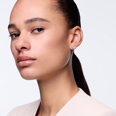 Color Blossom BB Star Ear Stud, Pink Gold and Pink Mother-of-Pearl - Per Unit in Jewelry's Categories Earrings collections by Louis Vuitton (Product zoom)