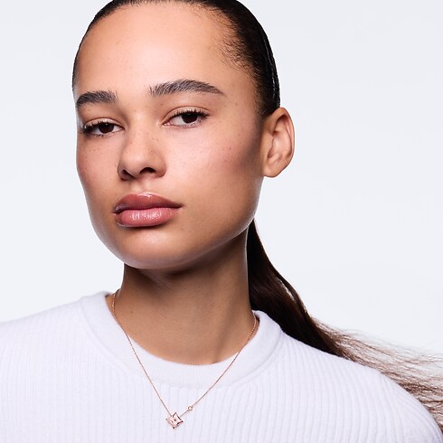 Colour Blossom BB Star Pendant, Pink Gold, Pink Mother-Of-Pearl And Diamond in Jewelry's Categories All Fine Jewelry collections by Louis Vuitton (Product zoom)