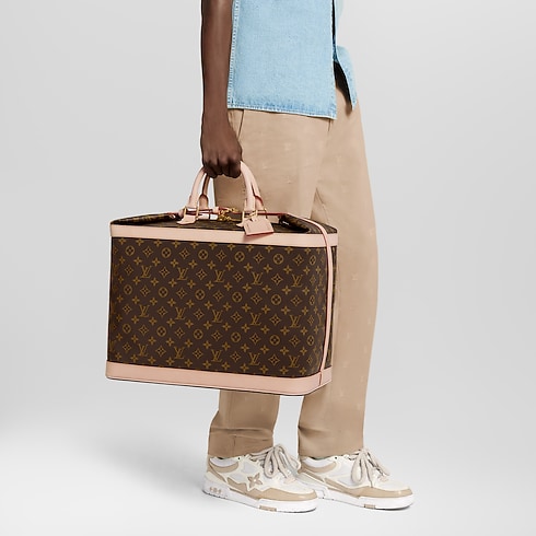 منظر لـ Cruiser Bag 45 عند الارتداء