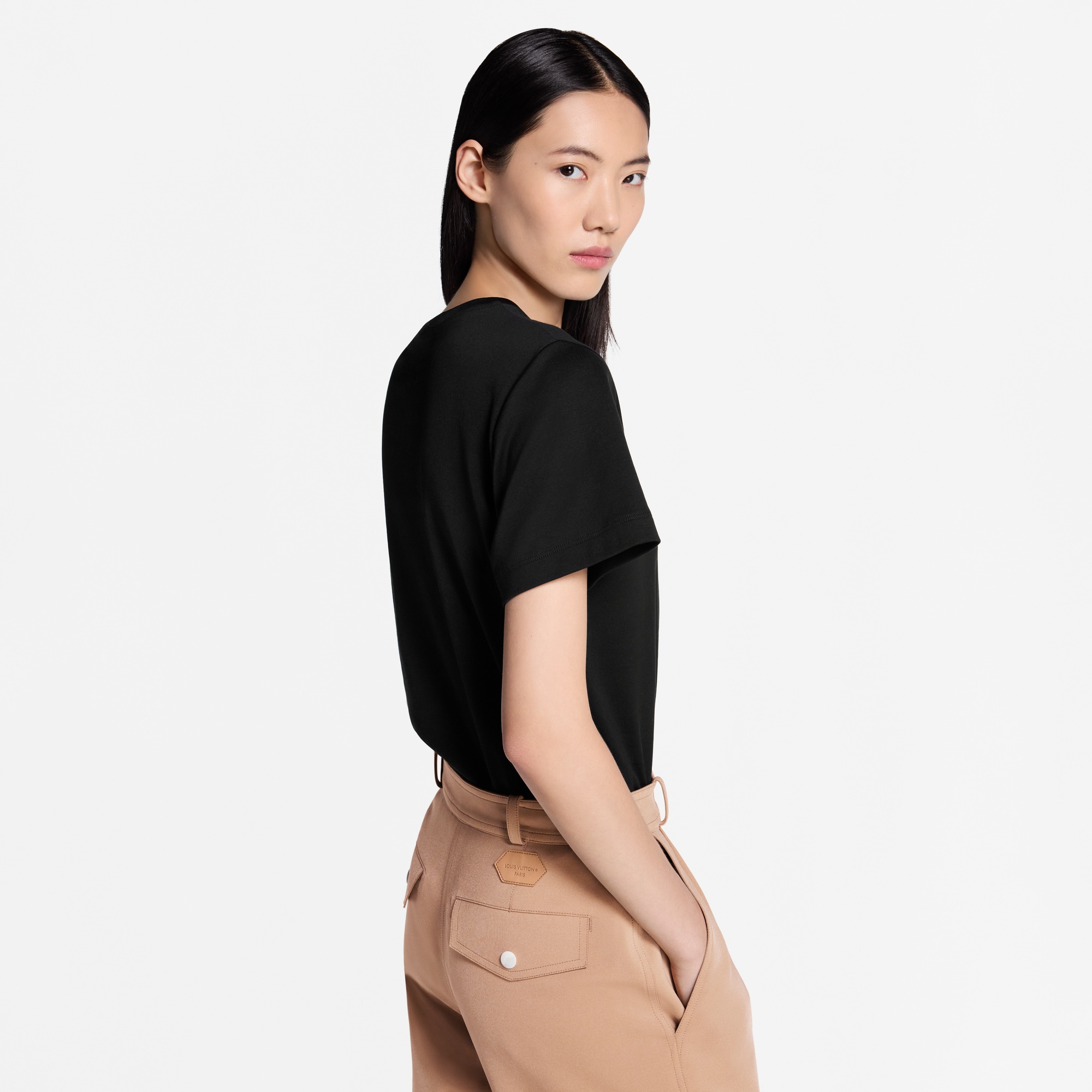 تي شيرت يحمل توقيع العلامة بحروف متصلة  in النساء