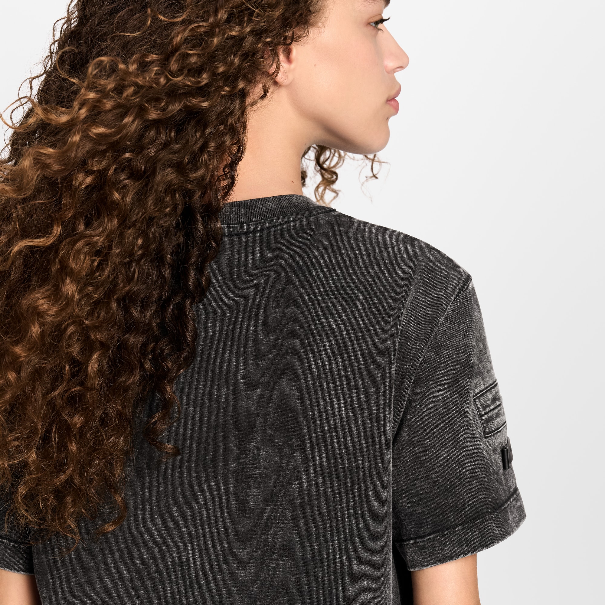 تي شيرت بحافة مقوسة  in النساء