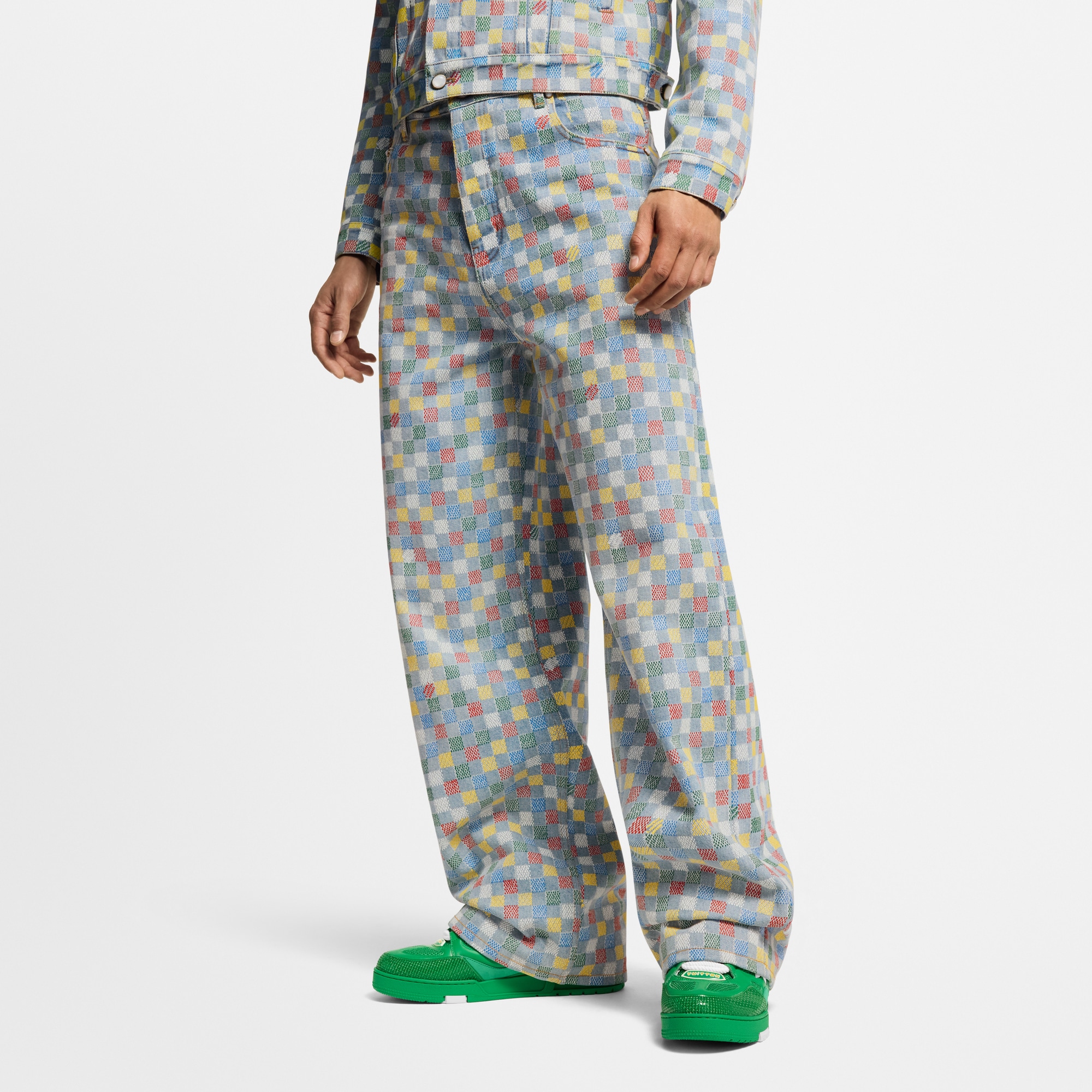 بنطال من الدنيم بأرجل واسعة ونقشة Damier  in الرجال