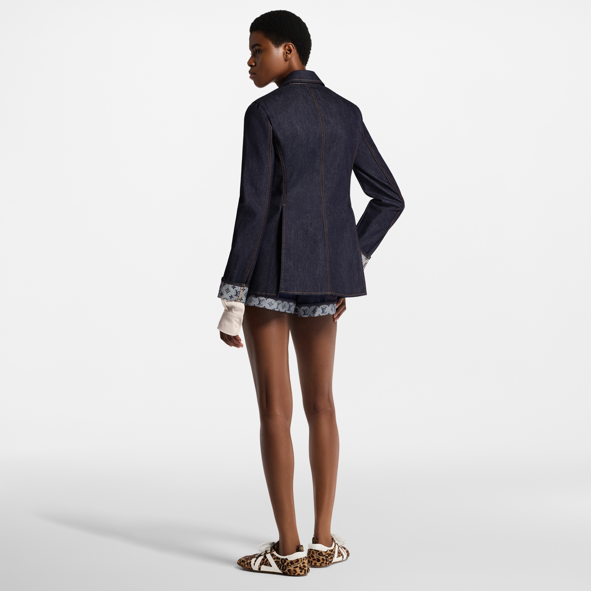 بليزر أنيق من الدنيم  in النساء