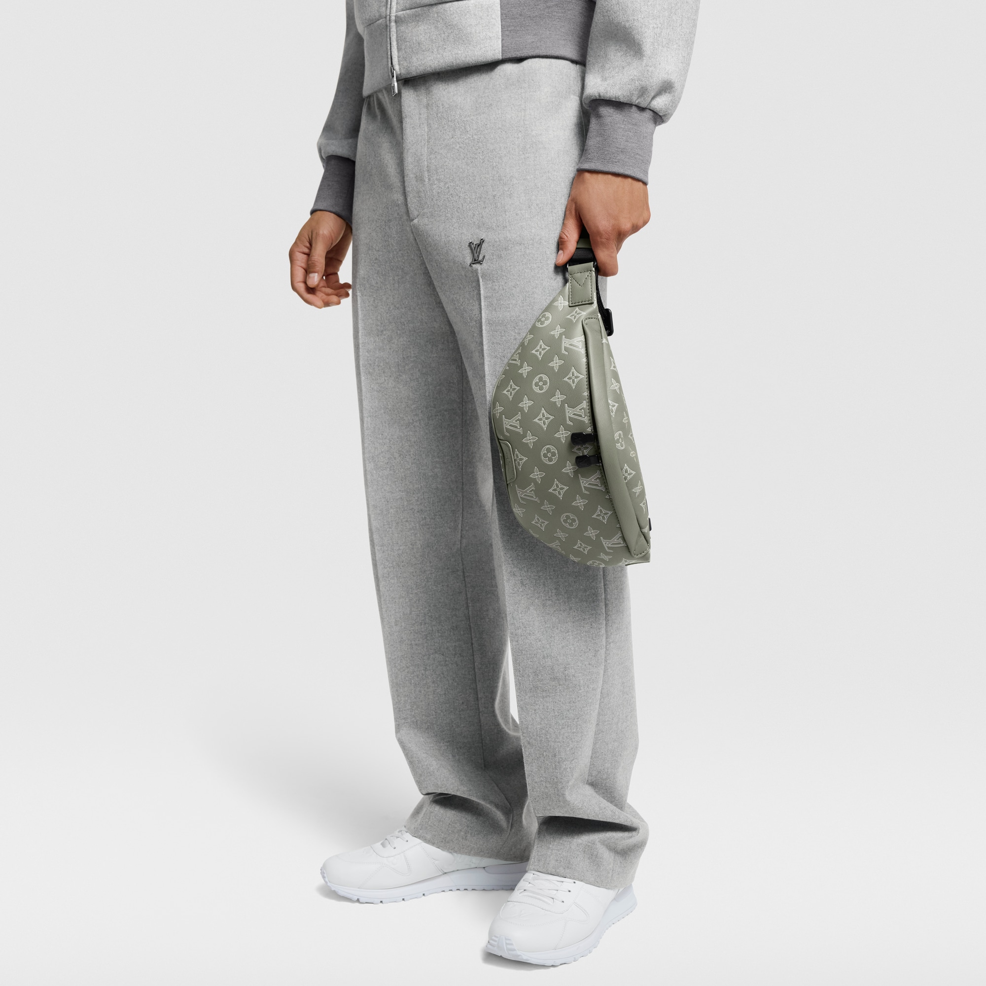 حقيبة الخصر Discovery جلد مونوجرام Shadow in الحقائب والمنتجات الجلدية الصغيرة