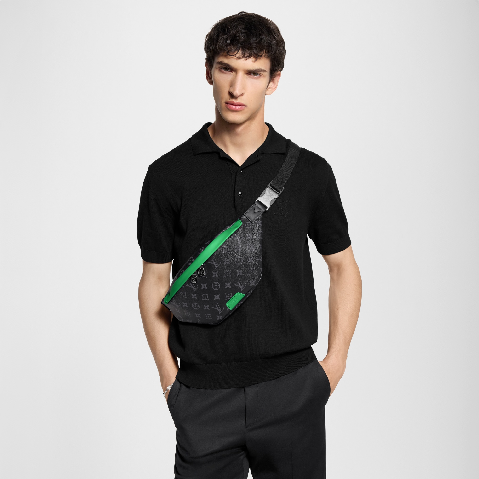 Discovery Bumbag Monogram Eclipse in Bags and Small Leather Goods