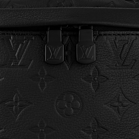 حقيبة الخصر Discovery Bumbag PM جلد مونوجرام Shadow in الرجال's الحقائب جميع المجموعات collections by Louis Vuitton (تكبير صورة المنتج)