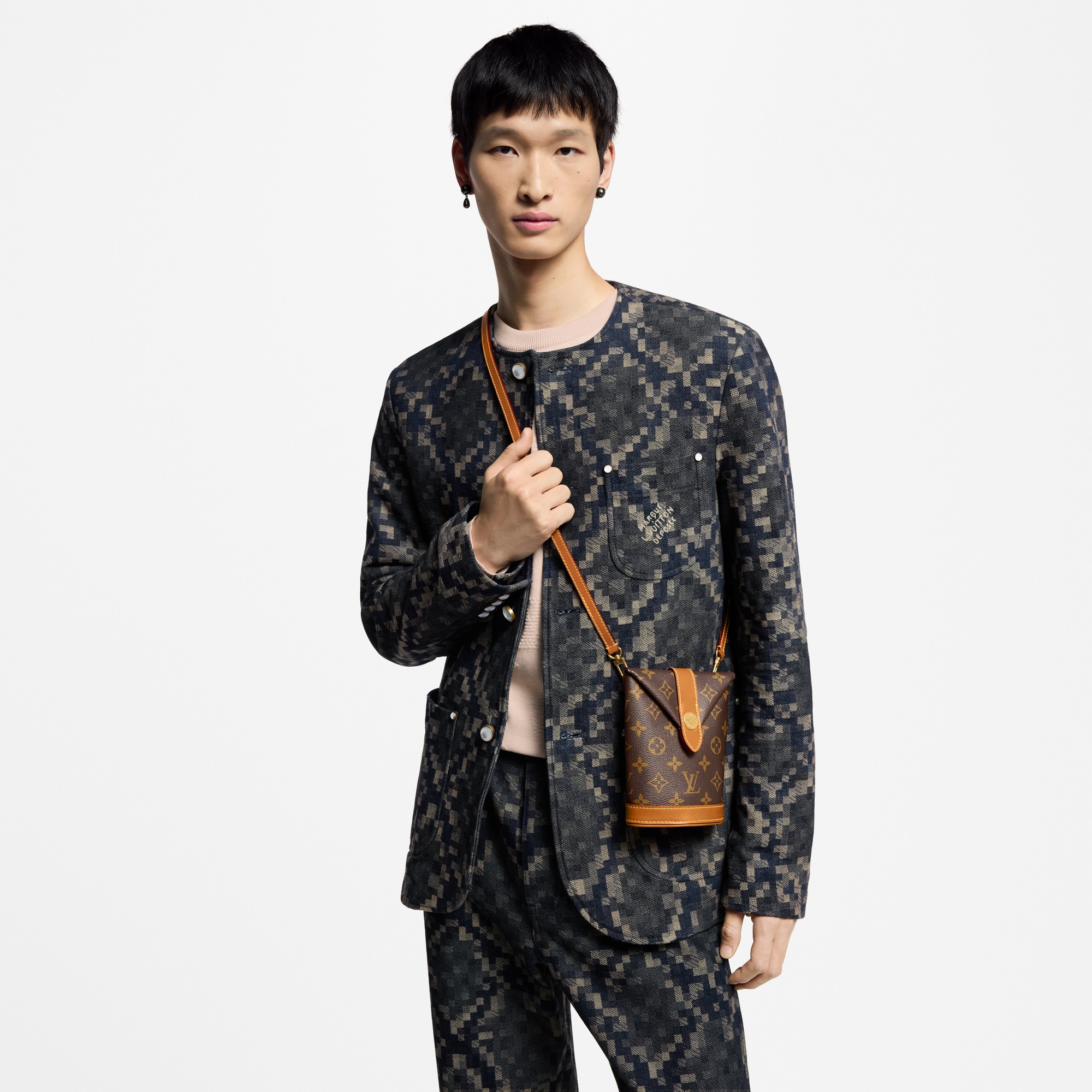 حقيبة Envelope Pouch Monogram Archive  in الرجال