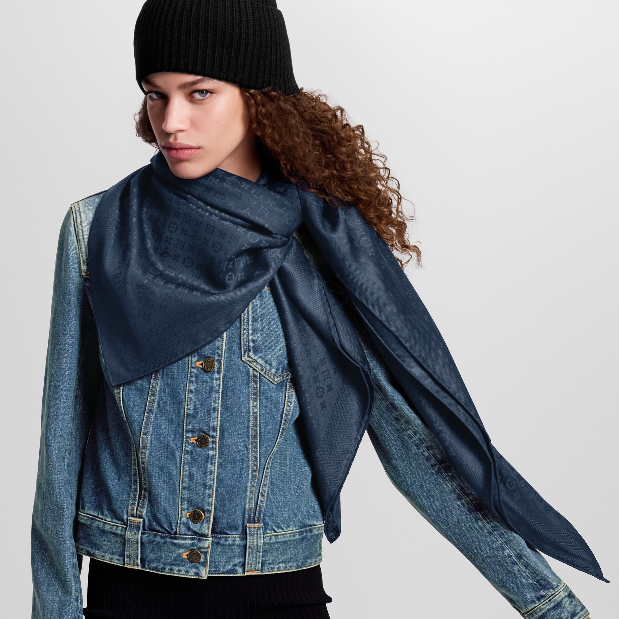 Evermore Shawl S00 in Women