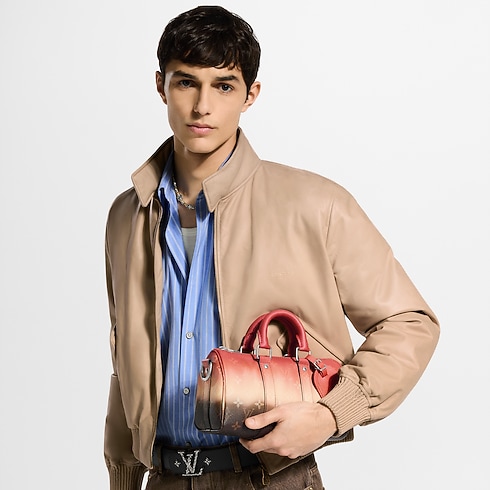 منظر لـ حقيبة Keepall Bandoulière 25 عند الارتداء