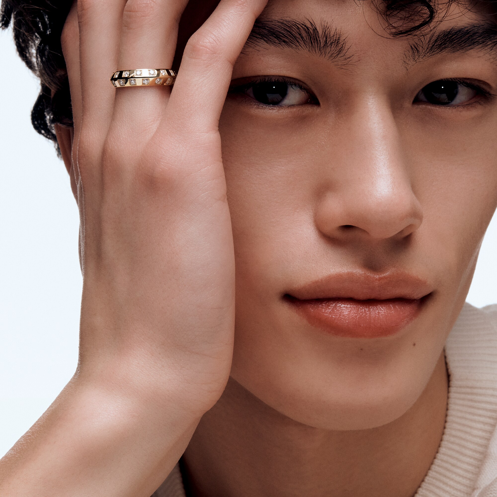 خاتم Le Damier de Louis Vuitton بحجم متوسط، من الذهب الأصفر والألماس  in المجوهرات