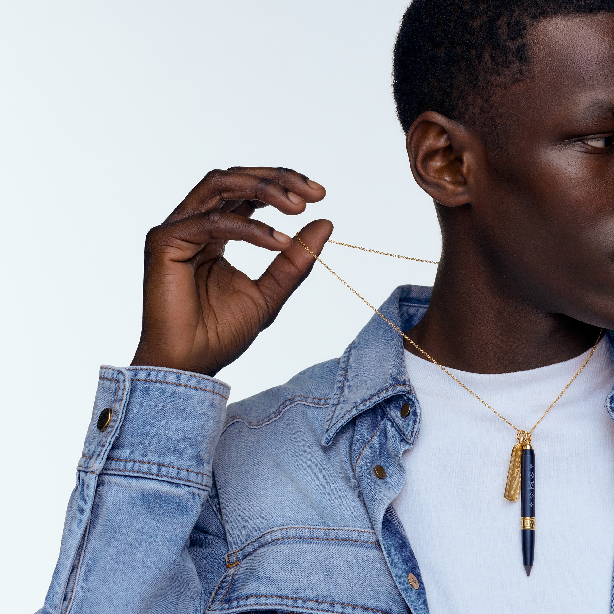 Les Gastons Vuitton Designer Pendant, Yellow Gold and Blue Titanium  in Les Extraordinaires