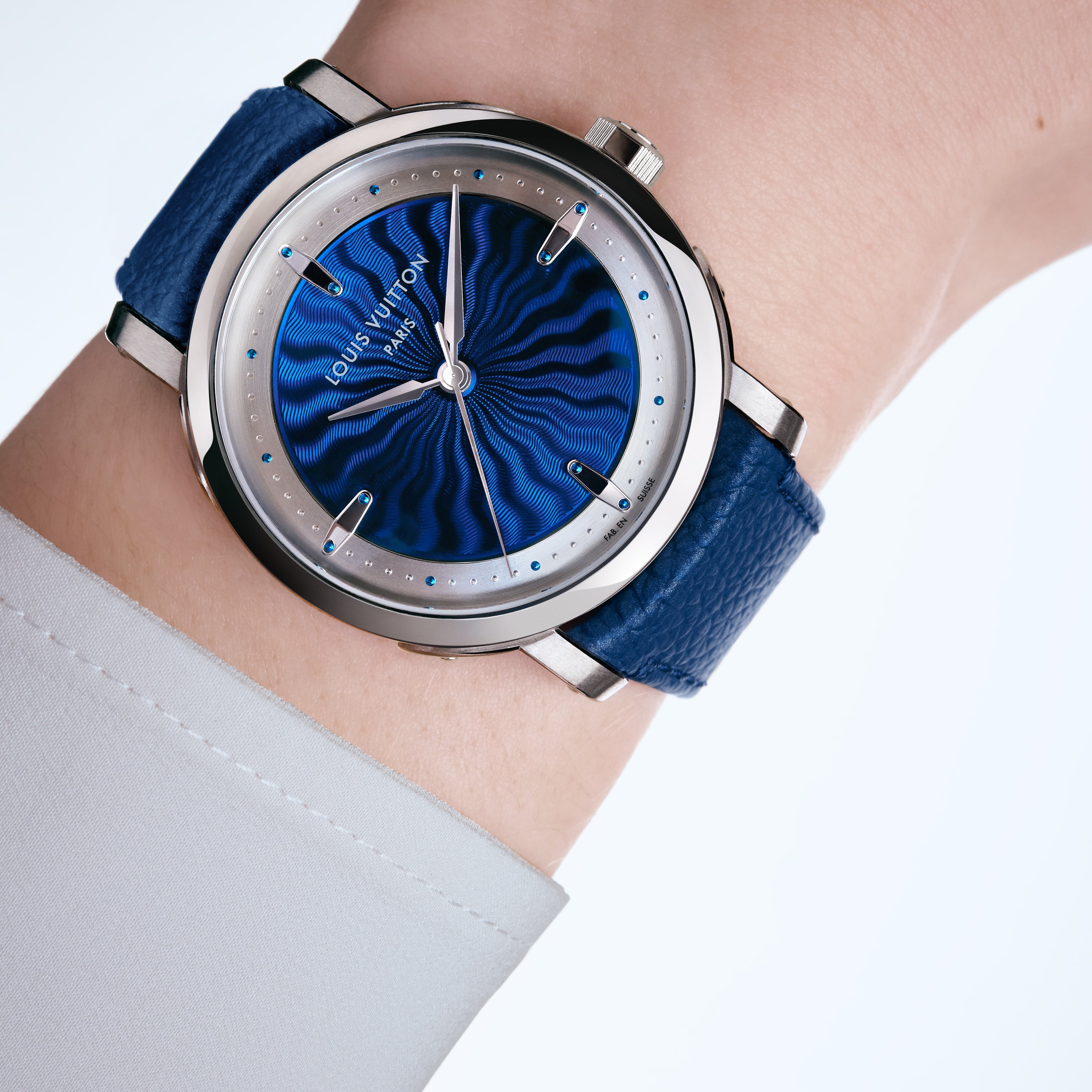 Louis Vuitton Escale, Automatic, 39mm, Platinum  in Watches