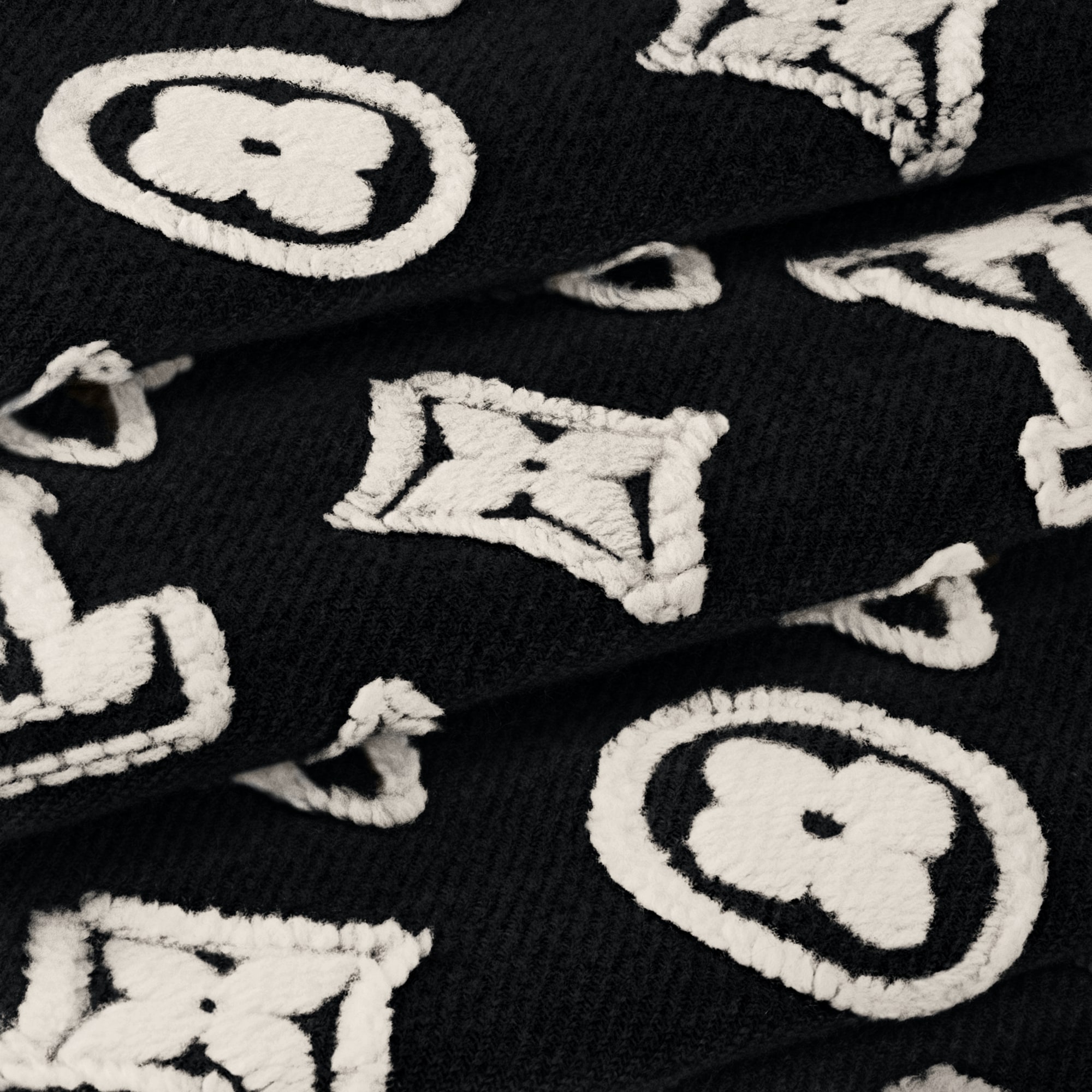 وشاح LV 3D S00 in النساء