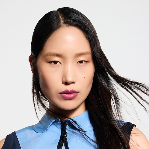 LV Baume - Lip Balm in Perfumes and Beauty 's Lips } collections by Louis Vuitton (Product zoom)