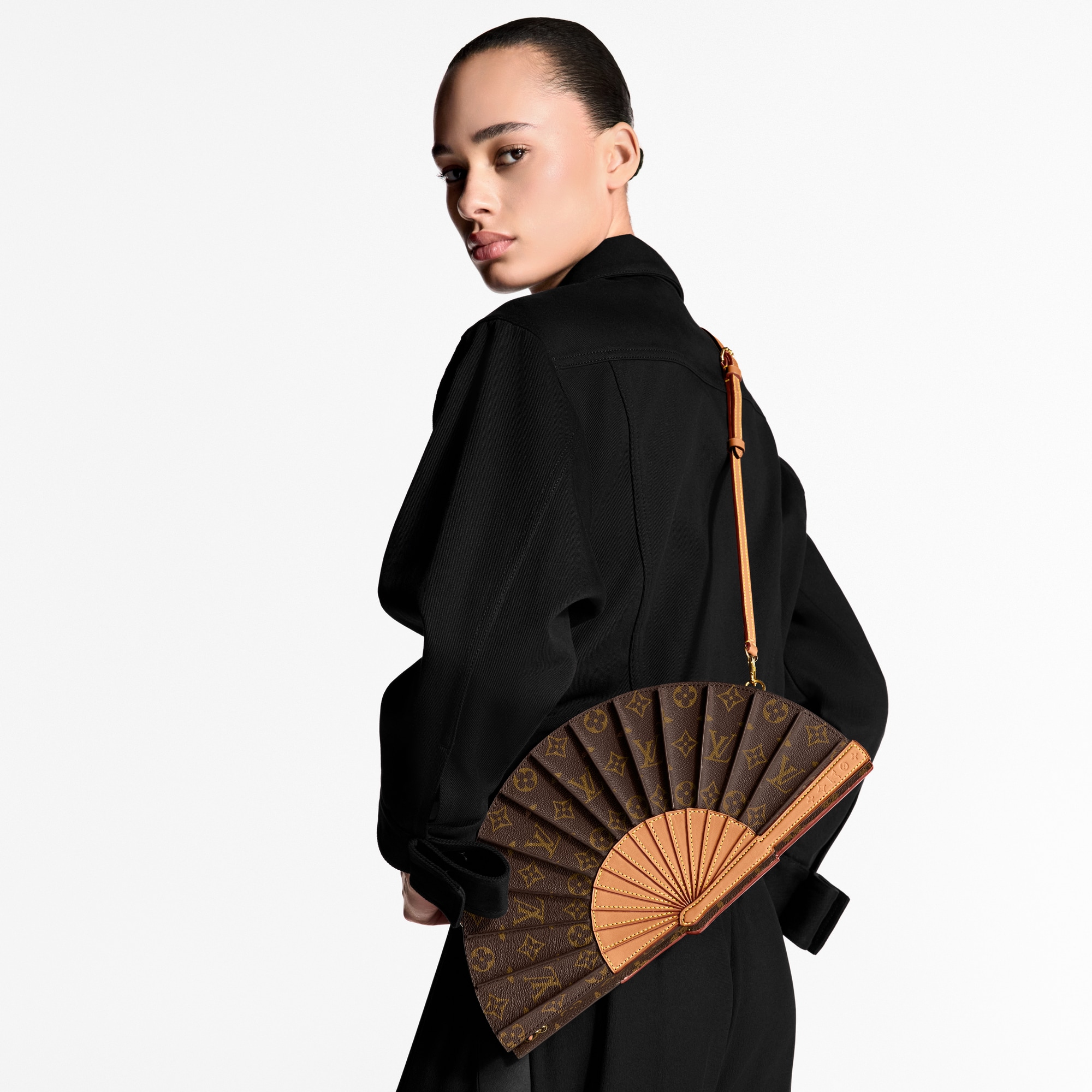 LV Fan Monogram in Women