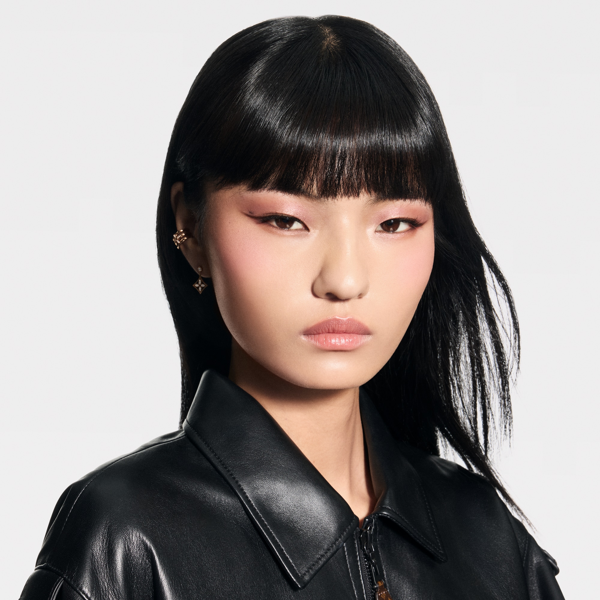 LV Ombres - لوحة ظلال العيون  in العطور والتجميل