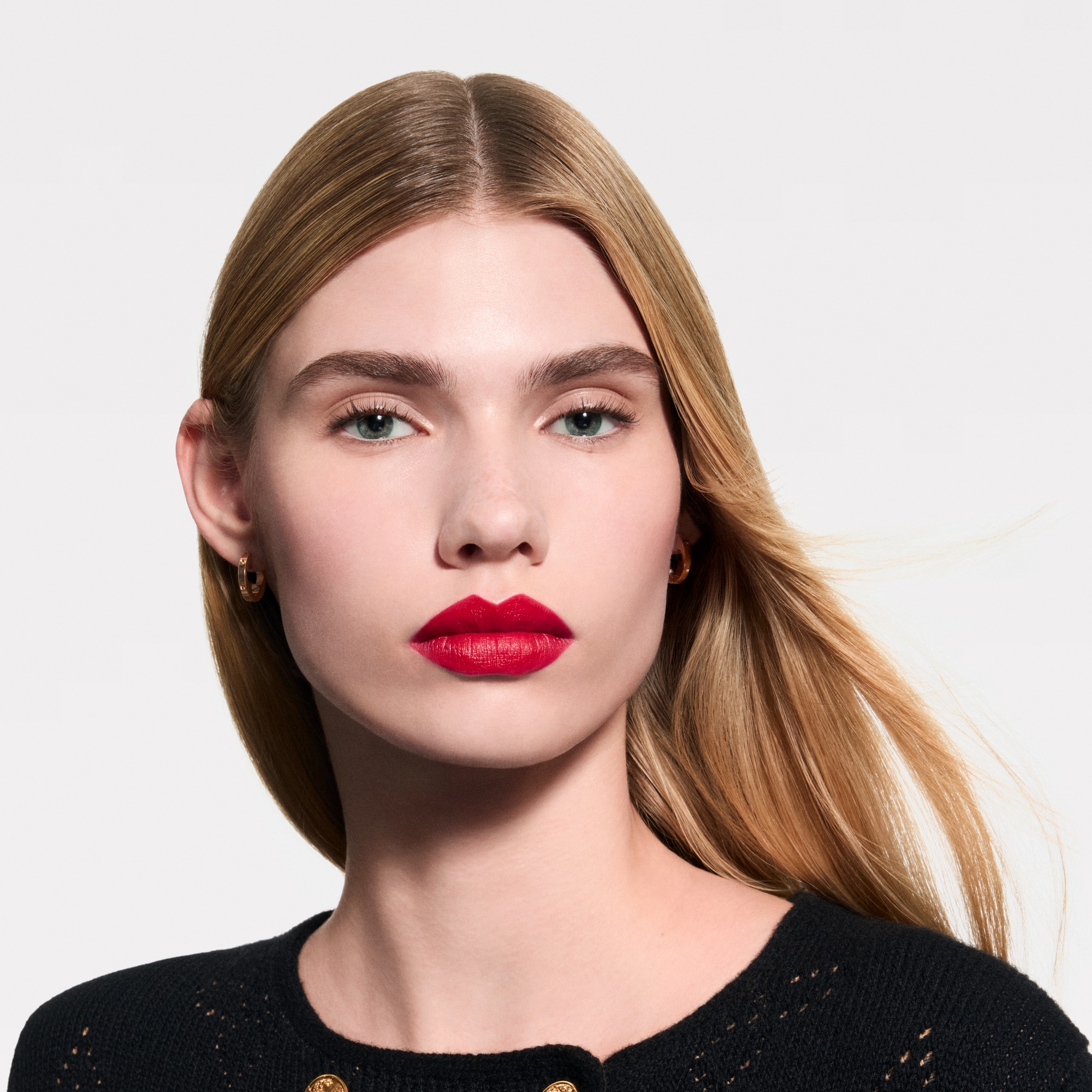 LV Rouge - أحمر شفاه غير لامع  in العطور والتجميل