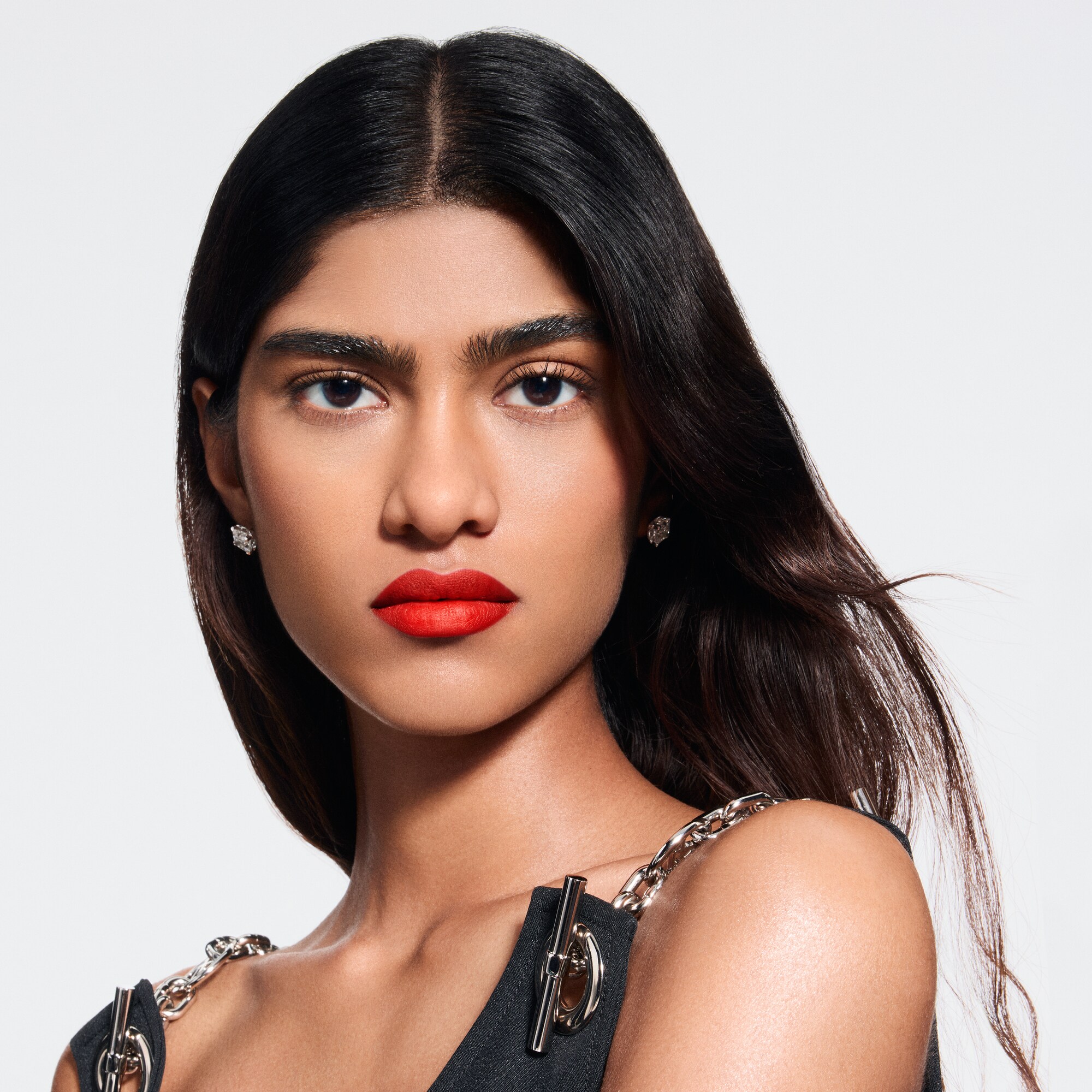 LV Rouge - أحمر شفاه غير لامع  in العطور والتجميل