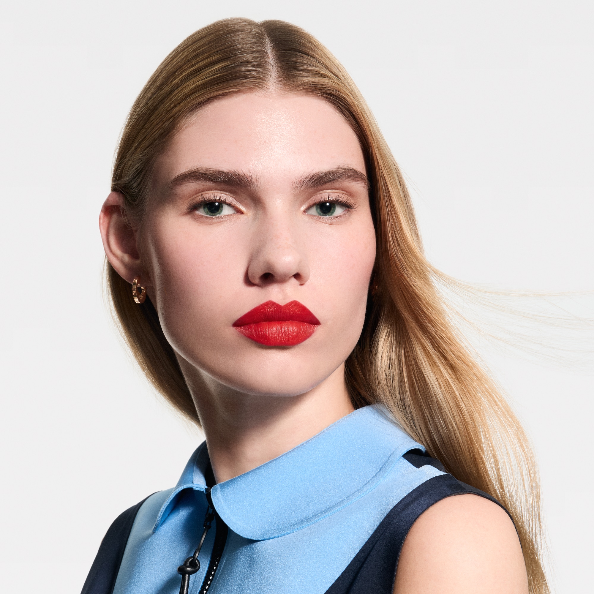 LV Rouge - أحمر شفاه غير لامع  in العطور والتجميل