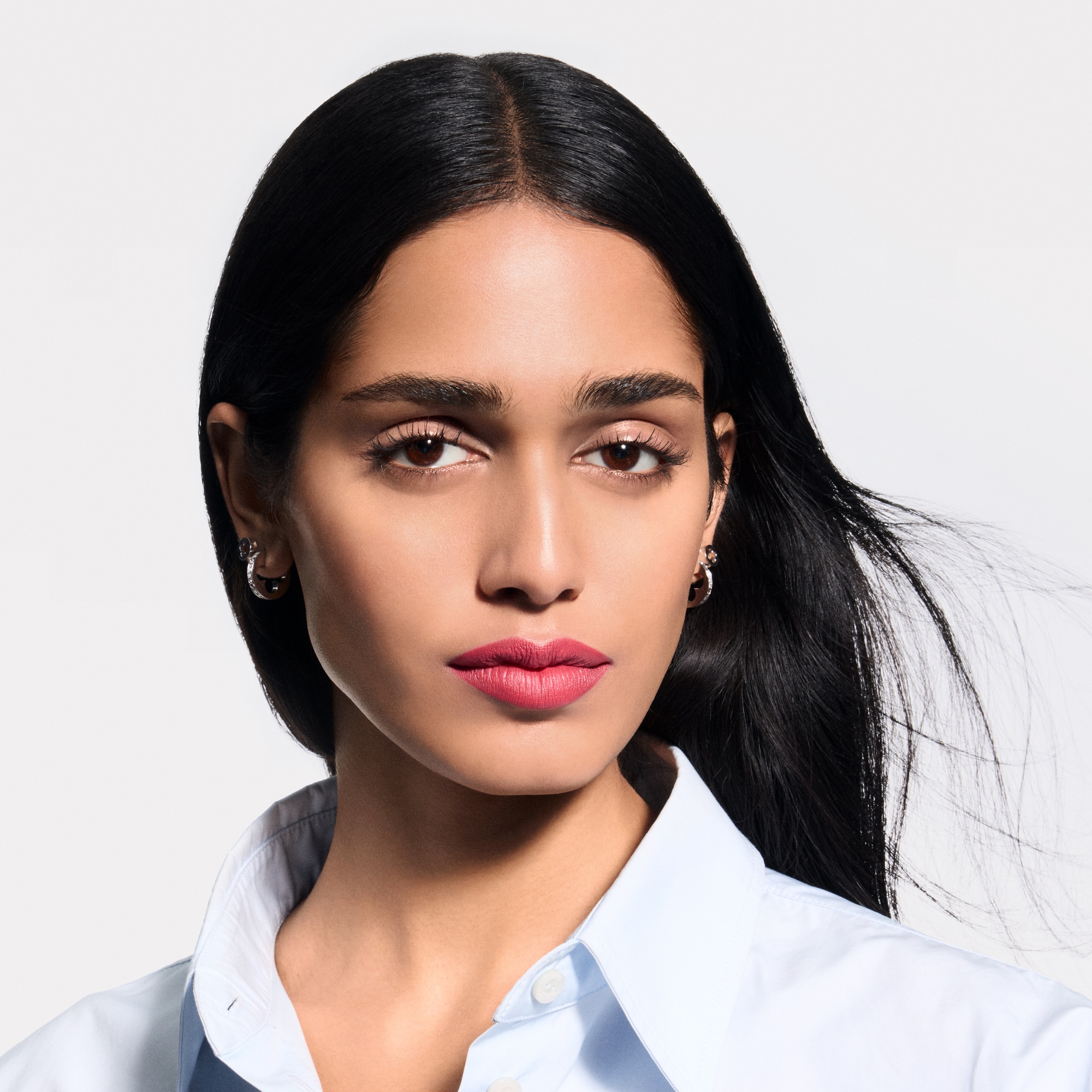 LV Rouge - عبوة إعادة تعبئة أحمر الشفاه غير اللامع  in العطور والتجميل