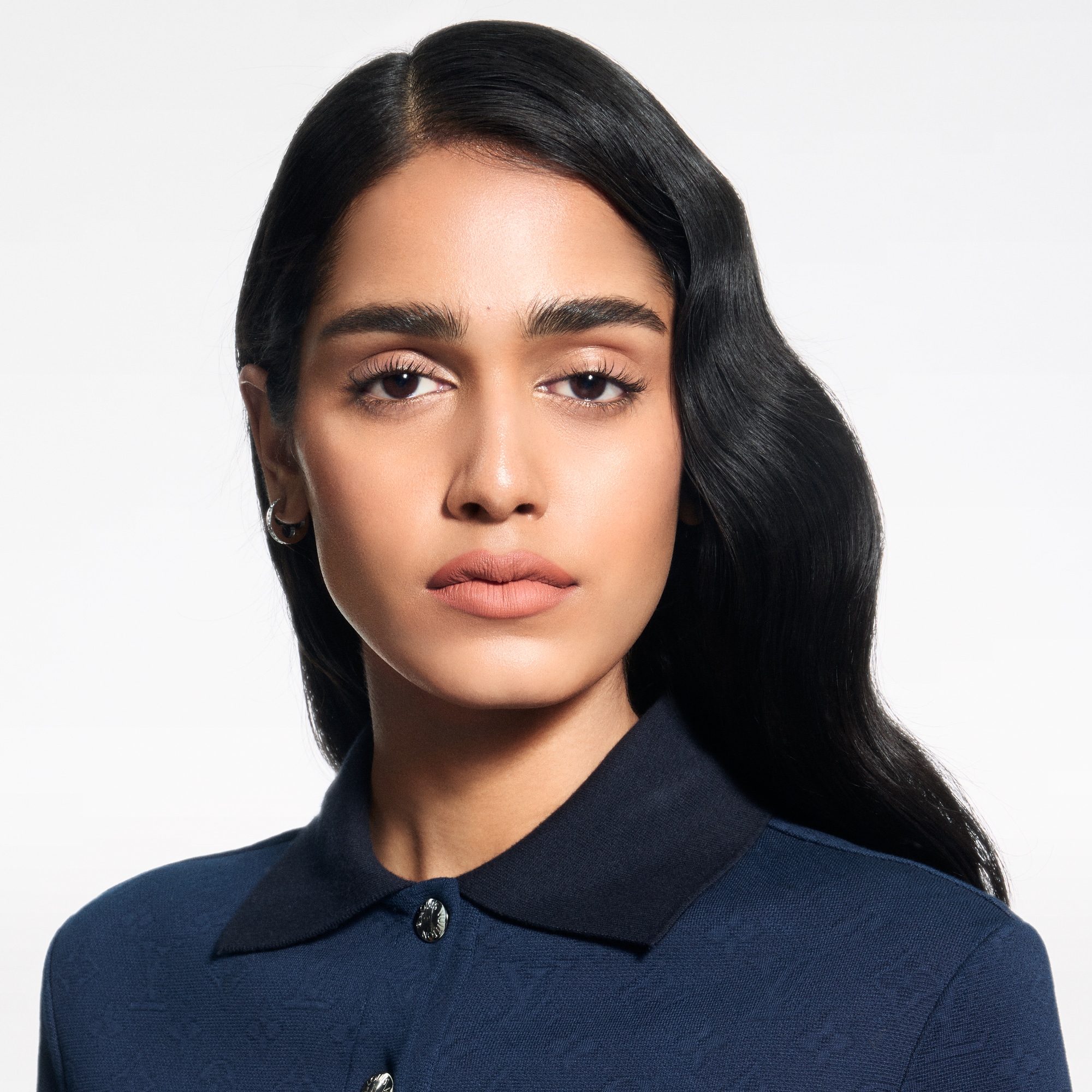 LV Rouge - عبوة إعادة تعبئة أحمر الشفاه غير اللامع  in العطور والتجميل