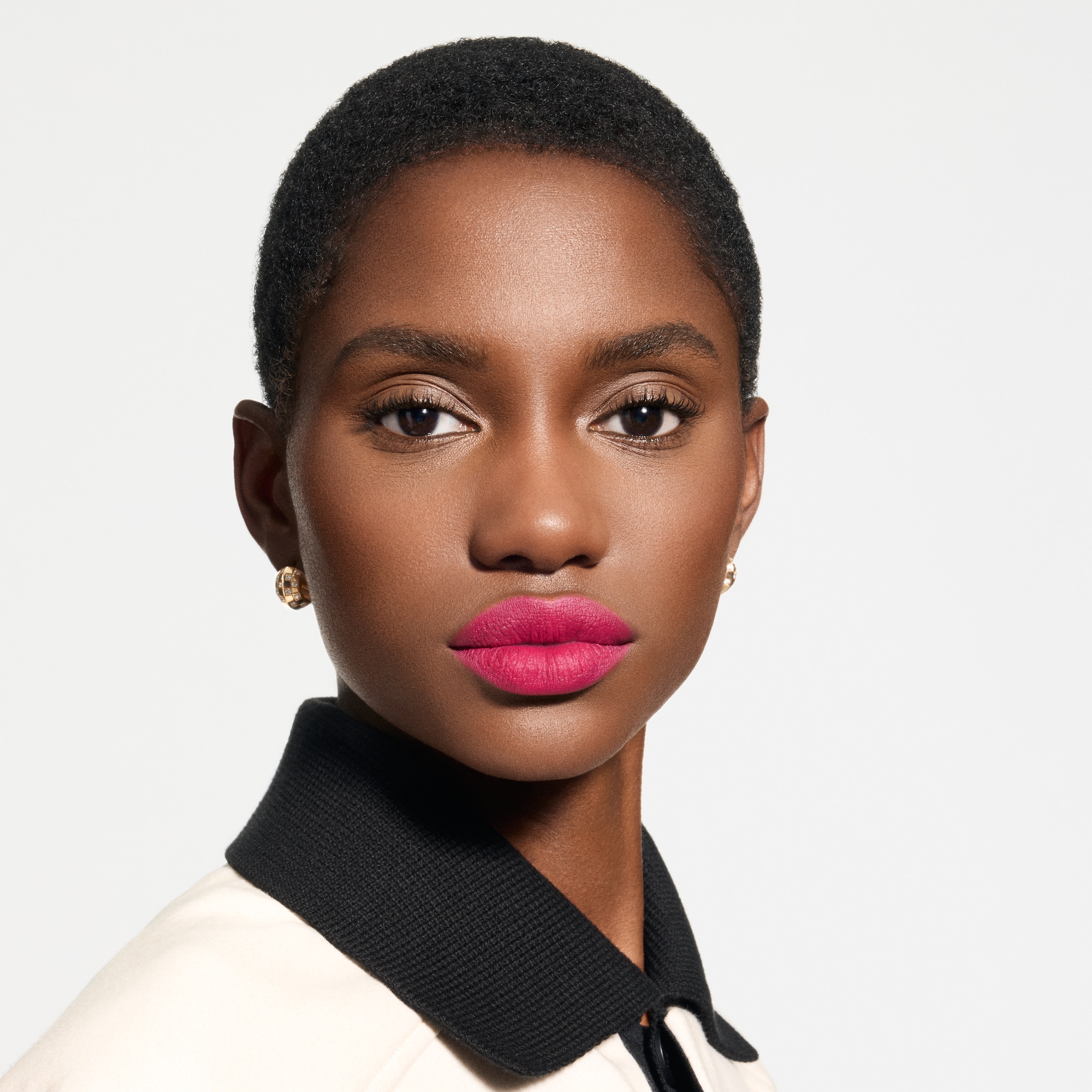 LV Rouge - عبوة إعادة تعبئة أحمر الشفاه غير اللامع  in العطور والتجميل