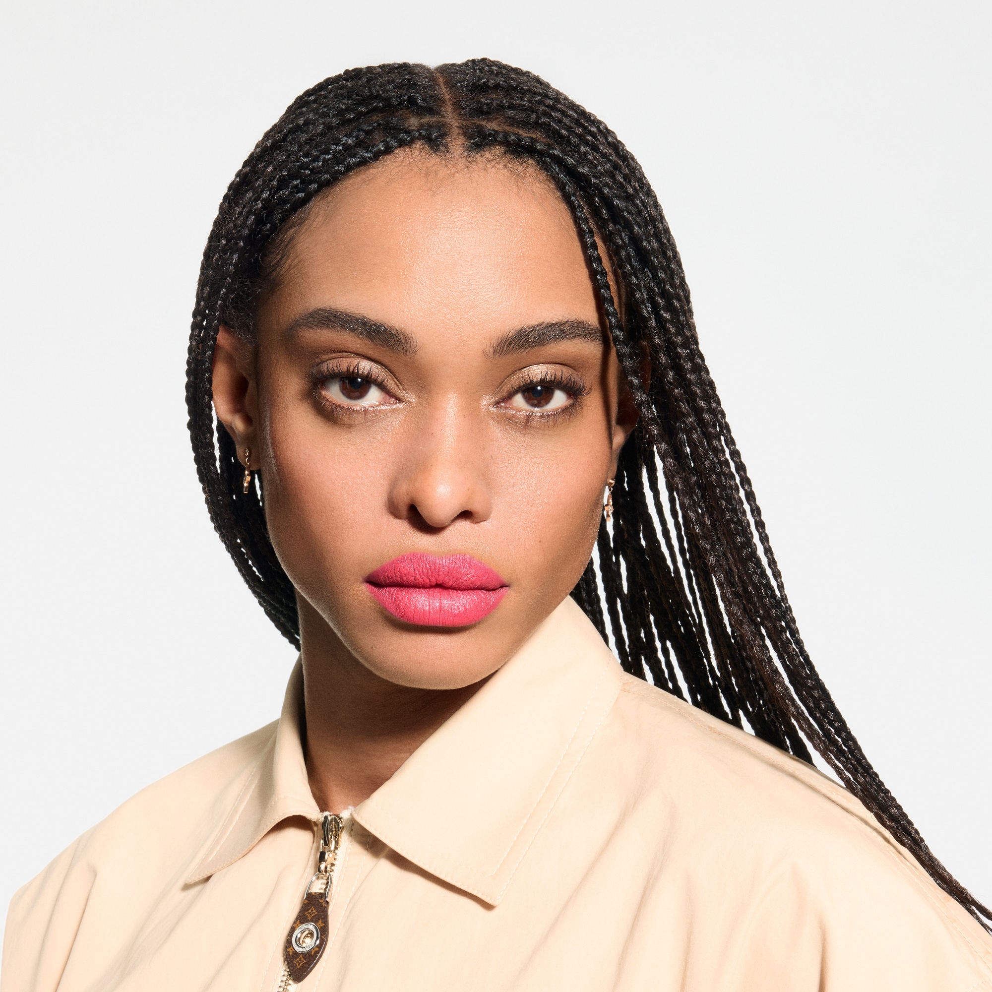 LV Rouge - عبوة إعادة تعبئة أحمر الشفاه غير اللامع  in العطور والتجميل