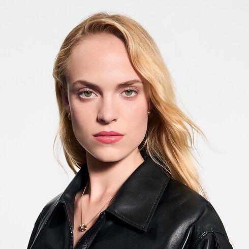 LV Rouge - Satin Lipstick in Perfumes and Beauty 's Lips } collections by Louis Vuitton (Product zoom)