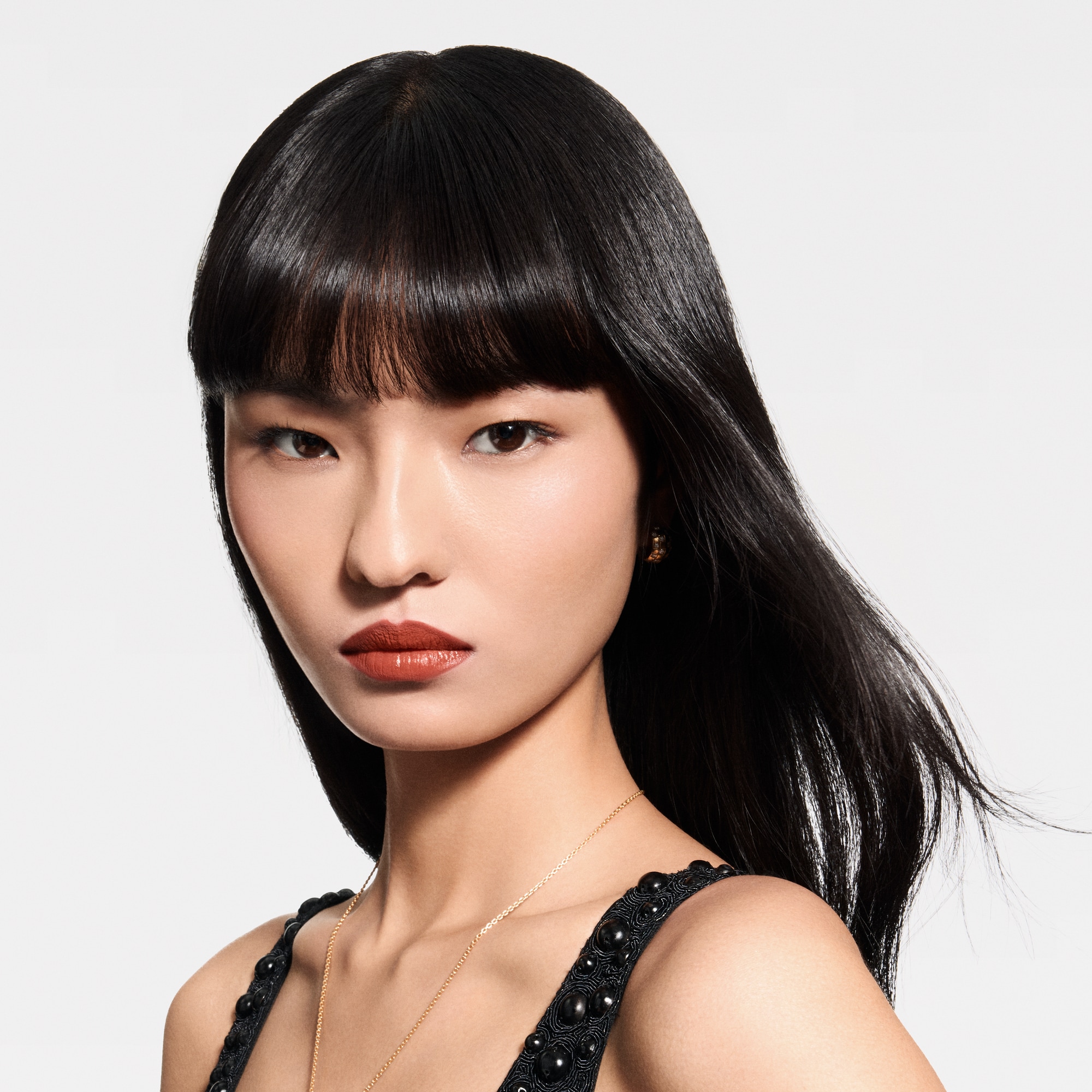 LV Rouge - عبوة إعادة تعبئة أحمر الشفاه الساتان  in العطور والتجميل