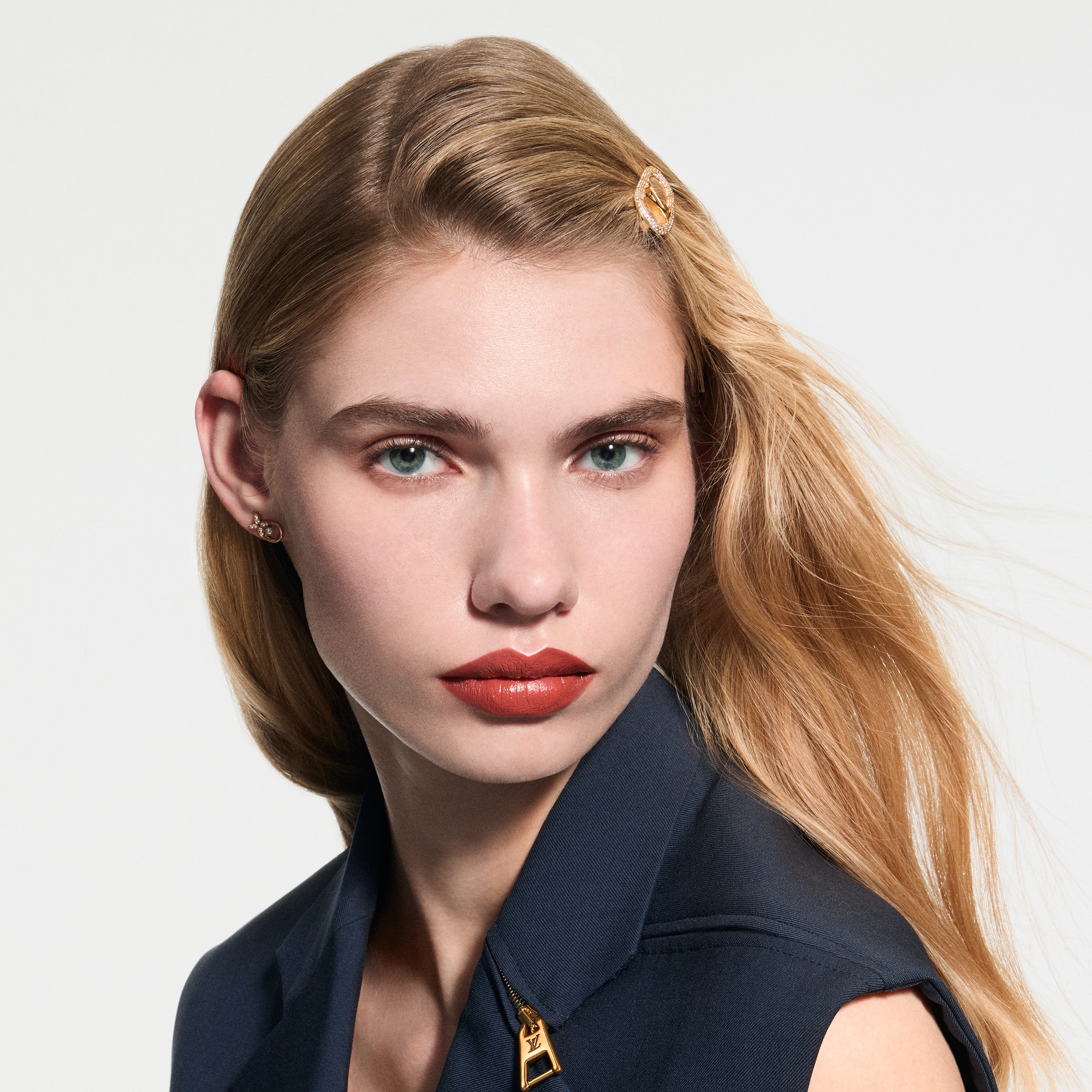 LV Rouge - عبوة إعادة تعبئة أحمر الشفاه الساتان  in العطور والتجميل