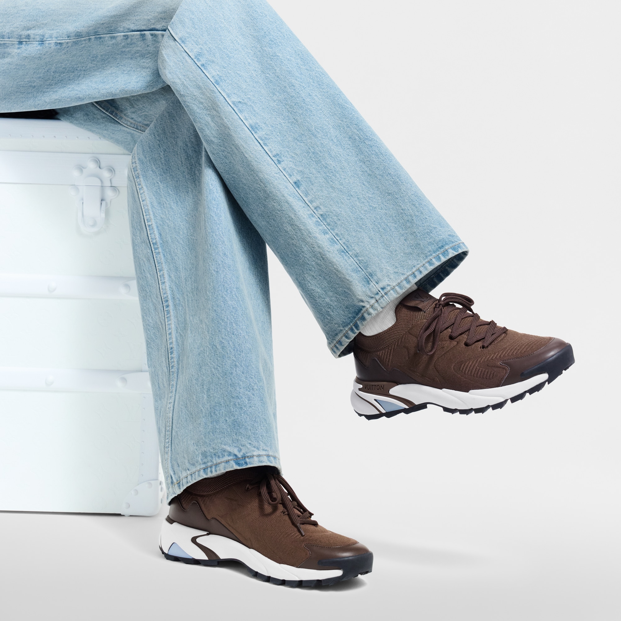 حذاء LV Runner Tatic الرياضي  in الرجال