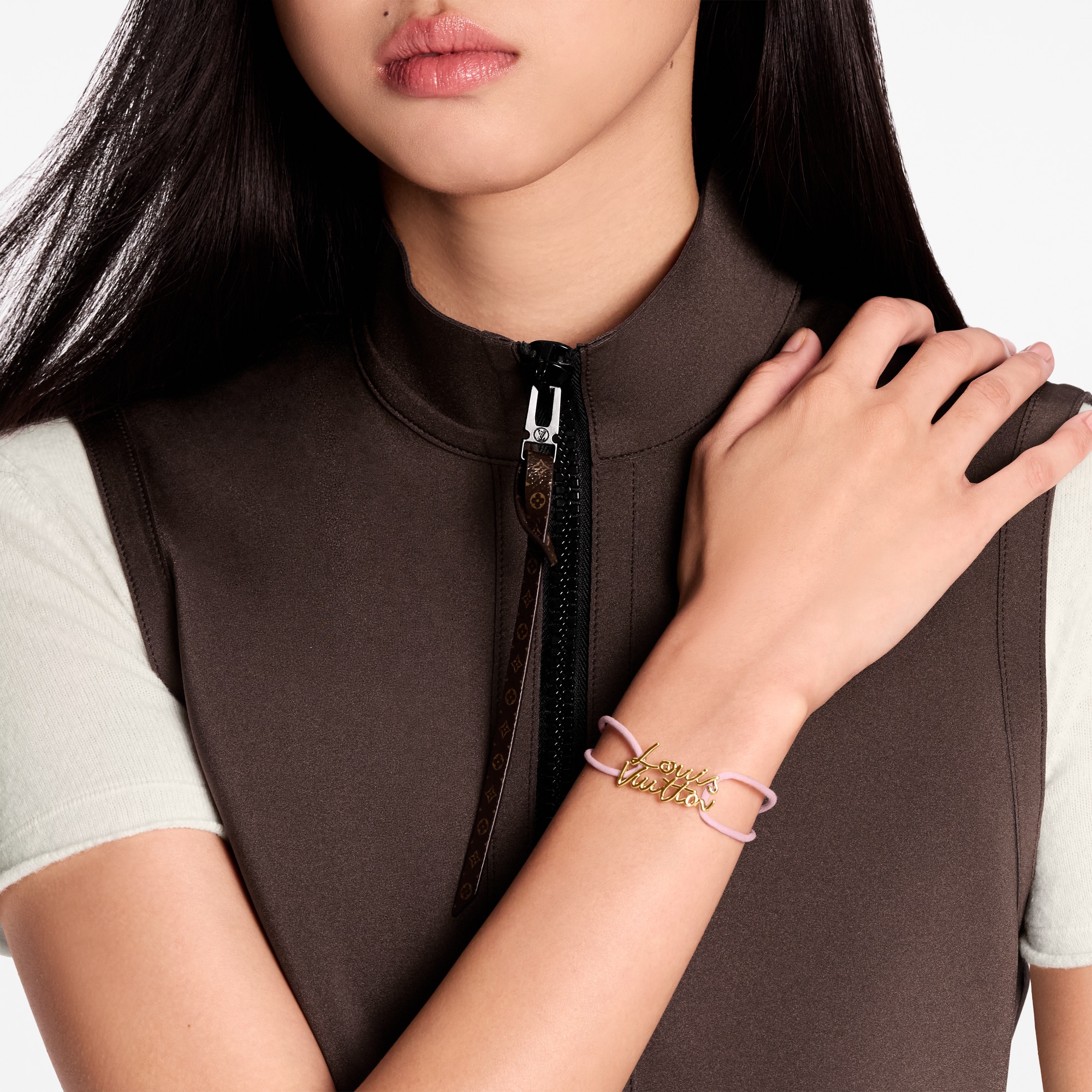 سوار LV Script  in النساء