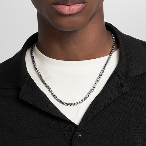 LV Tailor Necklace S00 in Men's Fashion Jewelry Necklaces collections by Louis Vuitton (Product zoom)