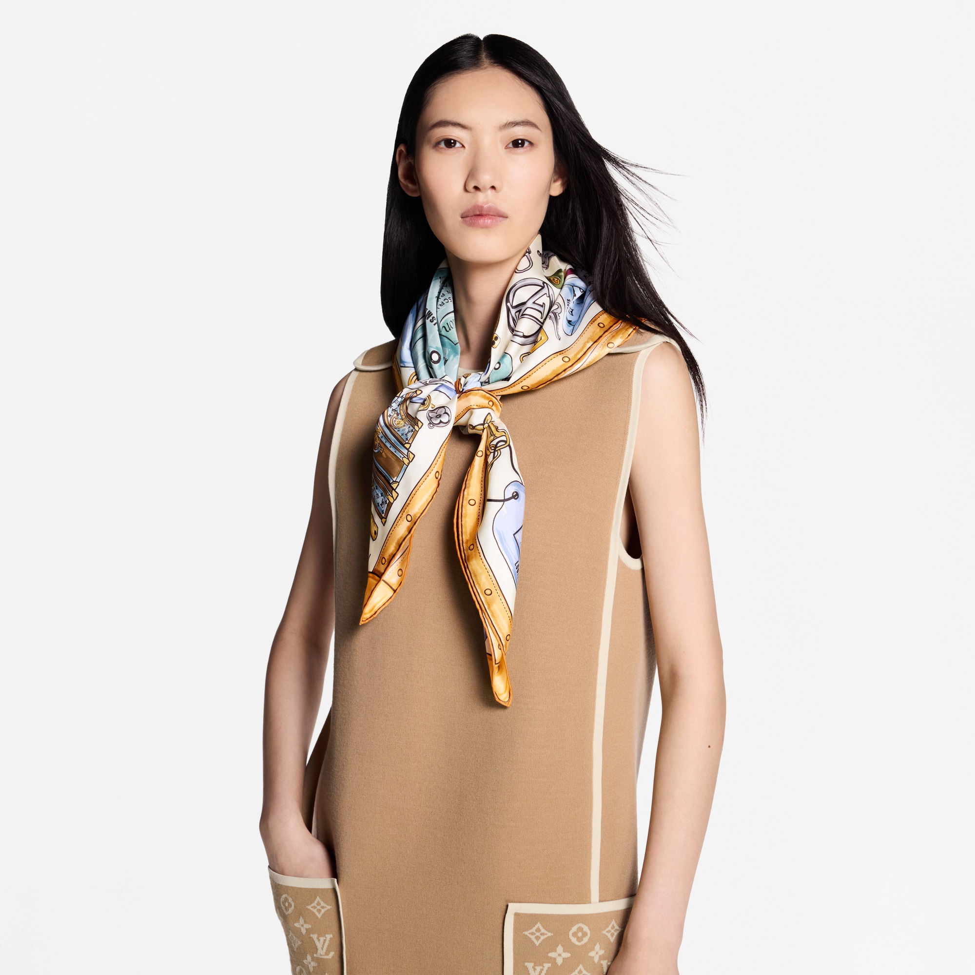 LV Tool Box Square 90 S00 in Women