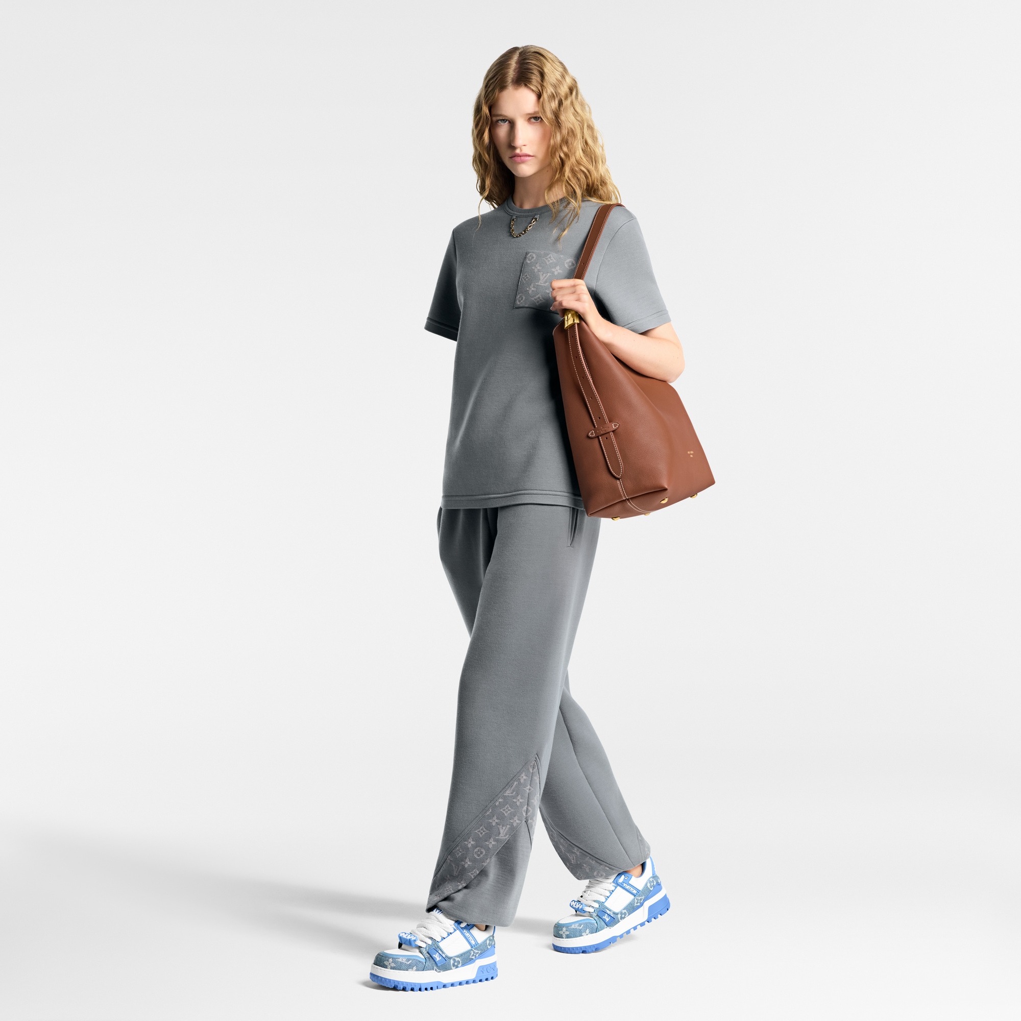 حذاء LV Trainer Maxi الرياضي  in النساء