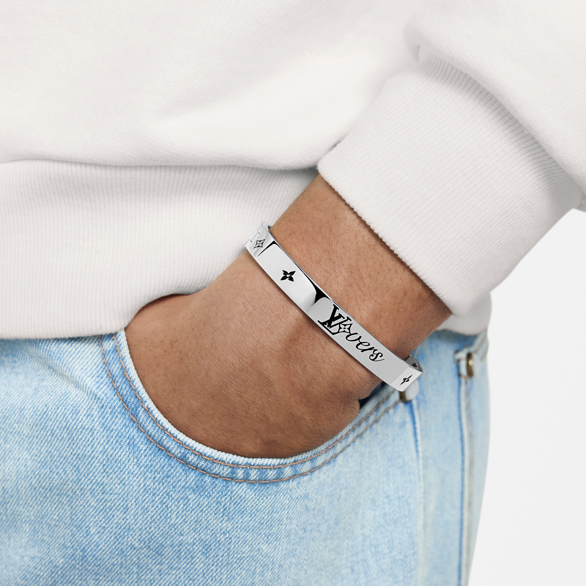 LV Vers Bangle S00 in Men