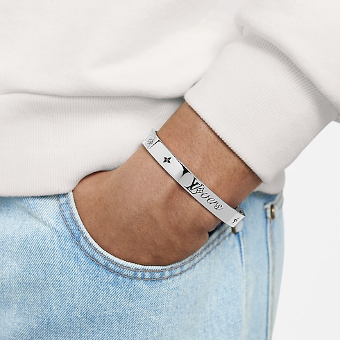 LV Vers Bangle S00 in Men's Fashion Jewelry Bracelets collections by Louis Vuitton (Product zoom)