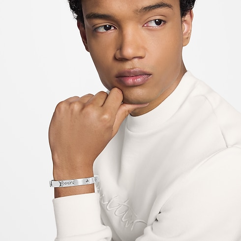 LV Vers Bangle S00 in Men's Fashion Jewelry Bracelets collections by Louis Vuitton (Product zoom)