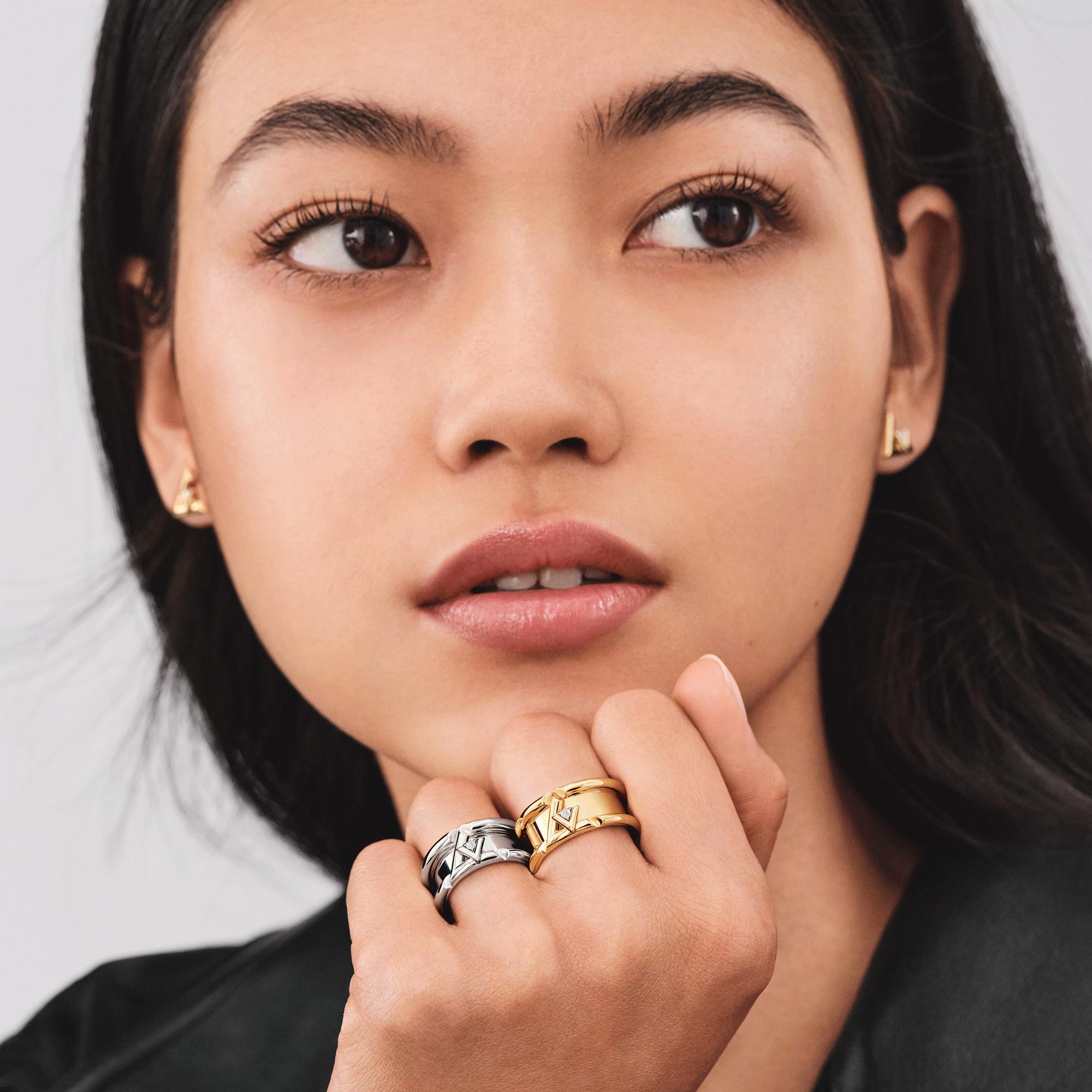 خاتم LV Volt One Band من الذهب الأبيض والألماس  in المجوهرات