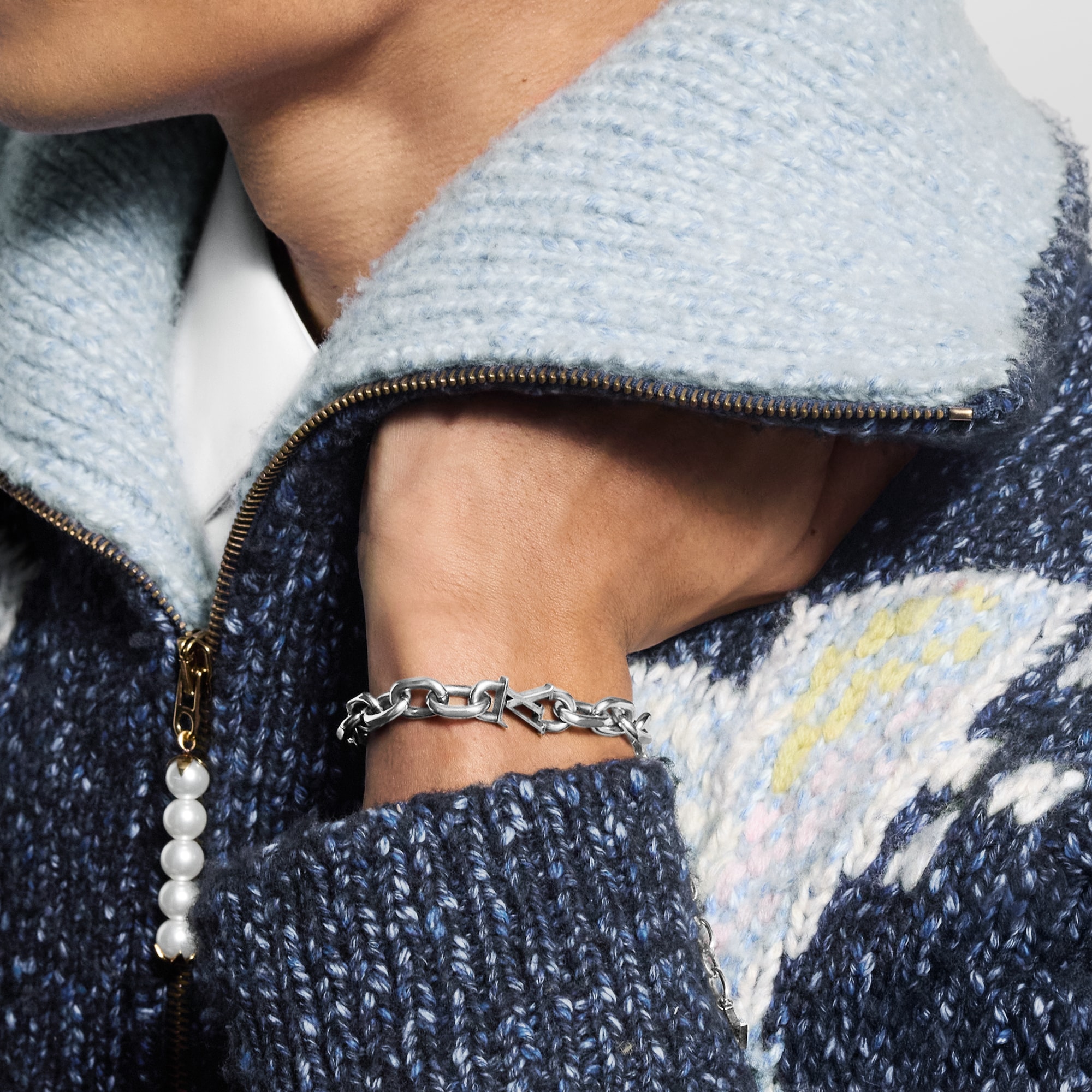 LV Yours Chain Bracelet S00 in Men