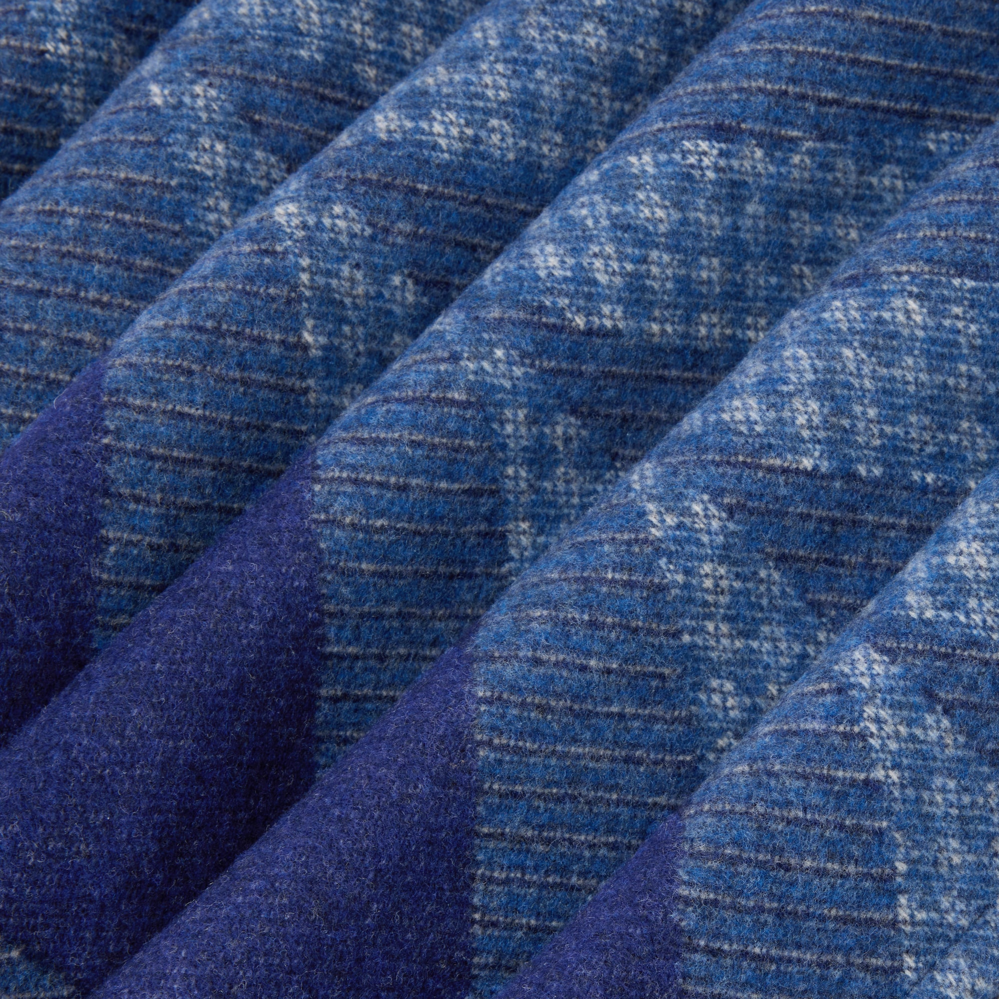 بطانية Mirage Damier خفيفة  in الصناديق، السفر والمنزل